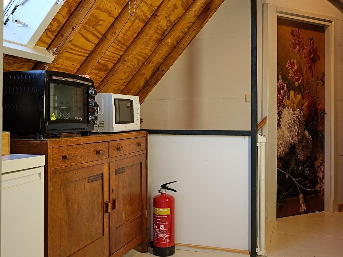 Jagershuistexel Bed and Breakfast Oosterend  Esterno foto